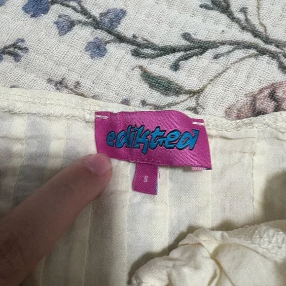 EDIKTED Hera Ruffle Cotton Button-Up Top - Picture 2 of 4